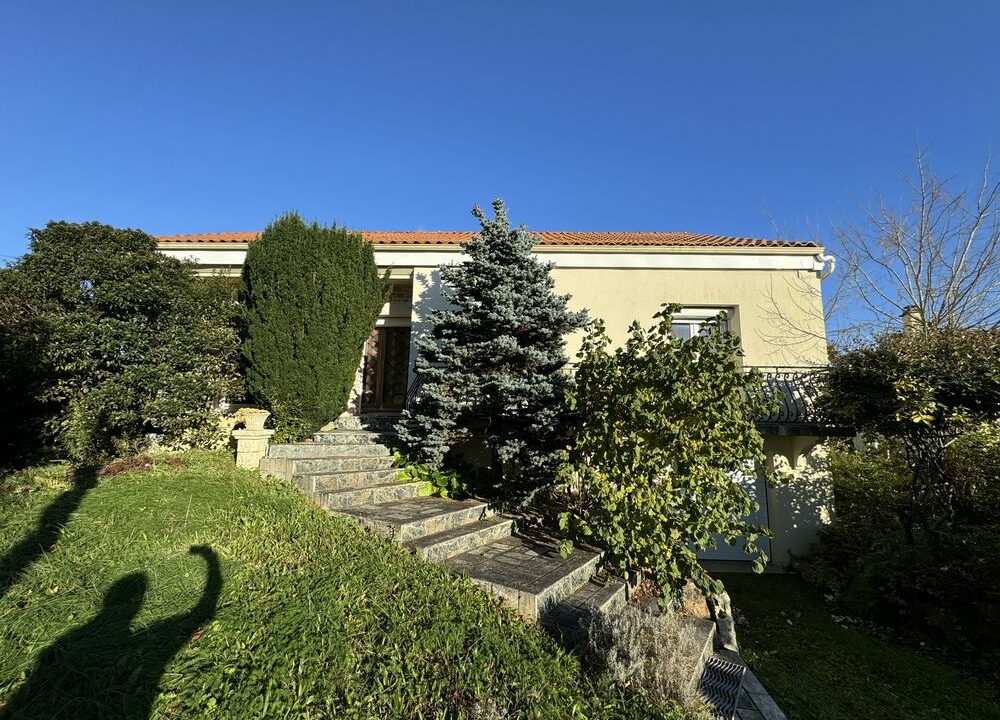 7 pièces 140 m² 750 m² Basse-Goulaine, proche du bourg, maison non mitoyenne, 4 chambres, terrain de 750 m2 (6)