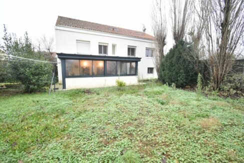 7 pièces 140 m² 750 m² Basse-Goulaine, proche du bourg, maison non mitoyenne, 4 chambres, terrain de 750 m2 (1)